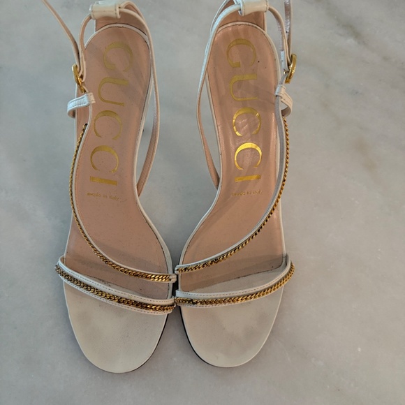 Gucci Heels (ivory leather and gold chain straps) - Picture 3 of 15